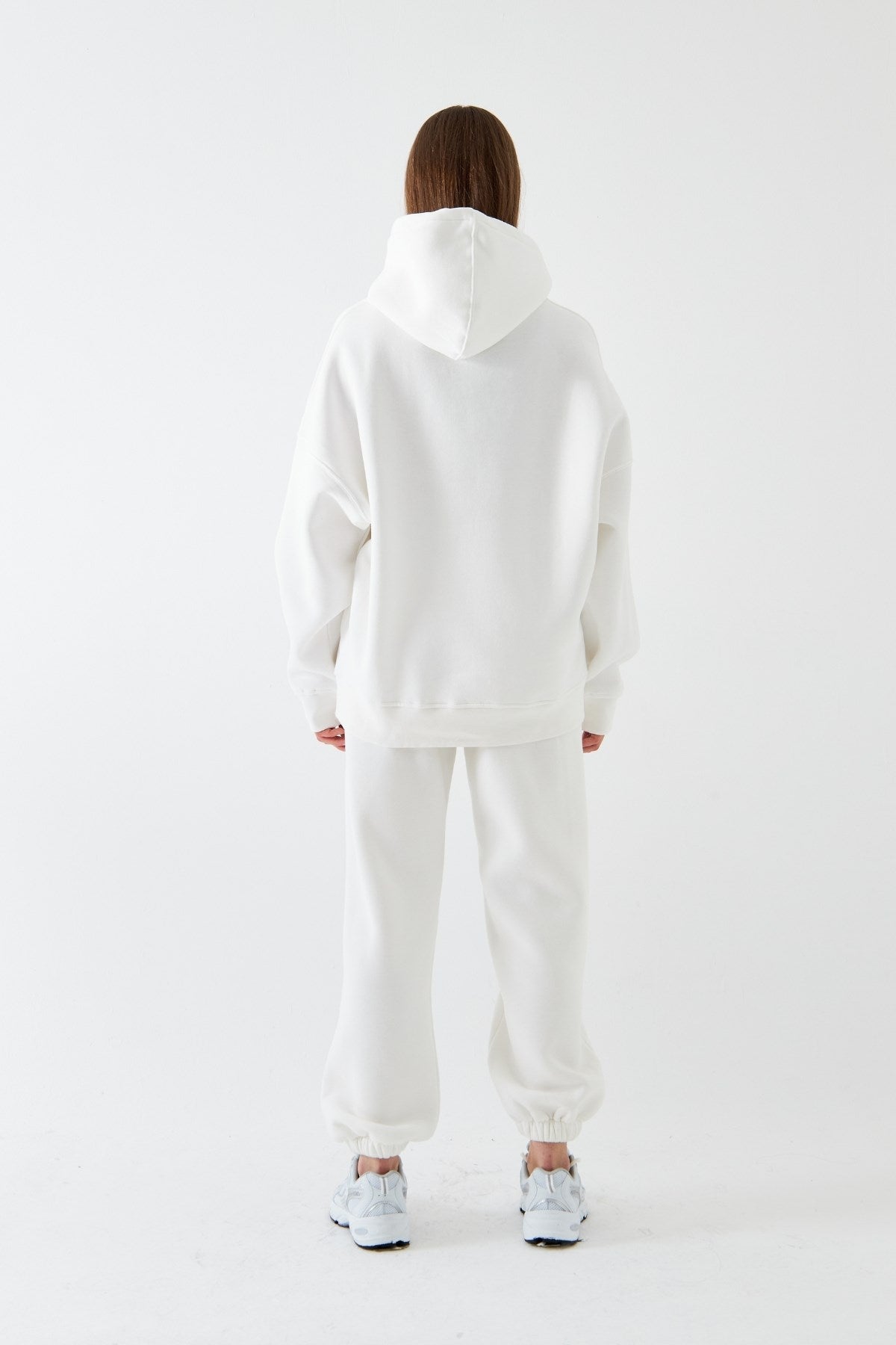 Oversize Unisex Sweatshirt Hoodie Beyaz – Kapüşonlu, 3 İplik Şardonlu Polar, Kanguru Cepli, Basic