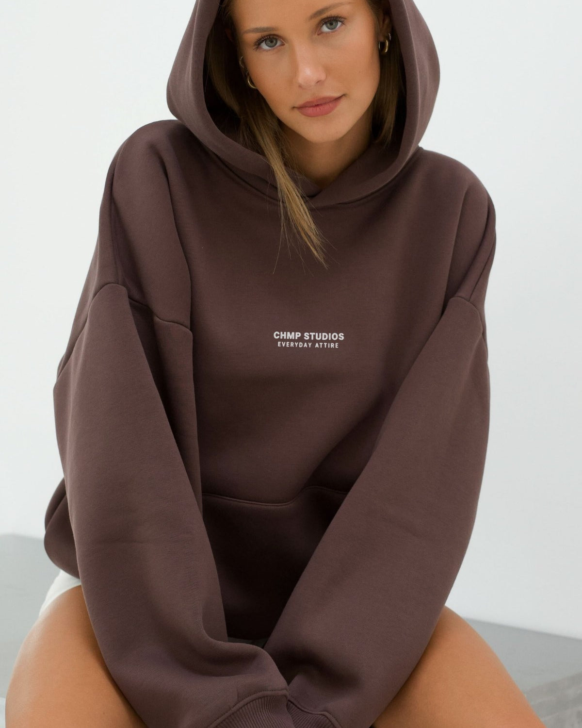 Kadın Oversize Sweatshirt Hoodie CHMP SUDIOS Kahverengi – Kapüşonlu, 3 İplik , Kanguru Cepli