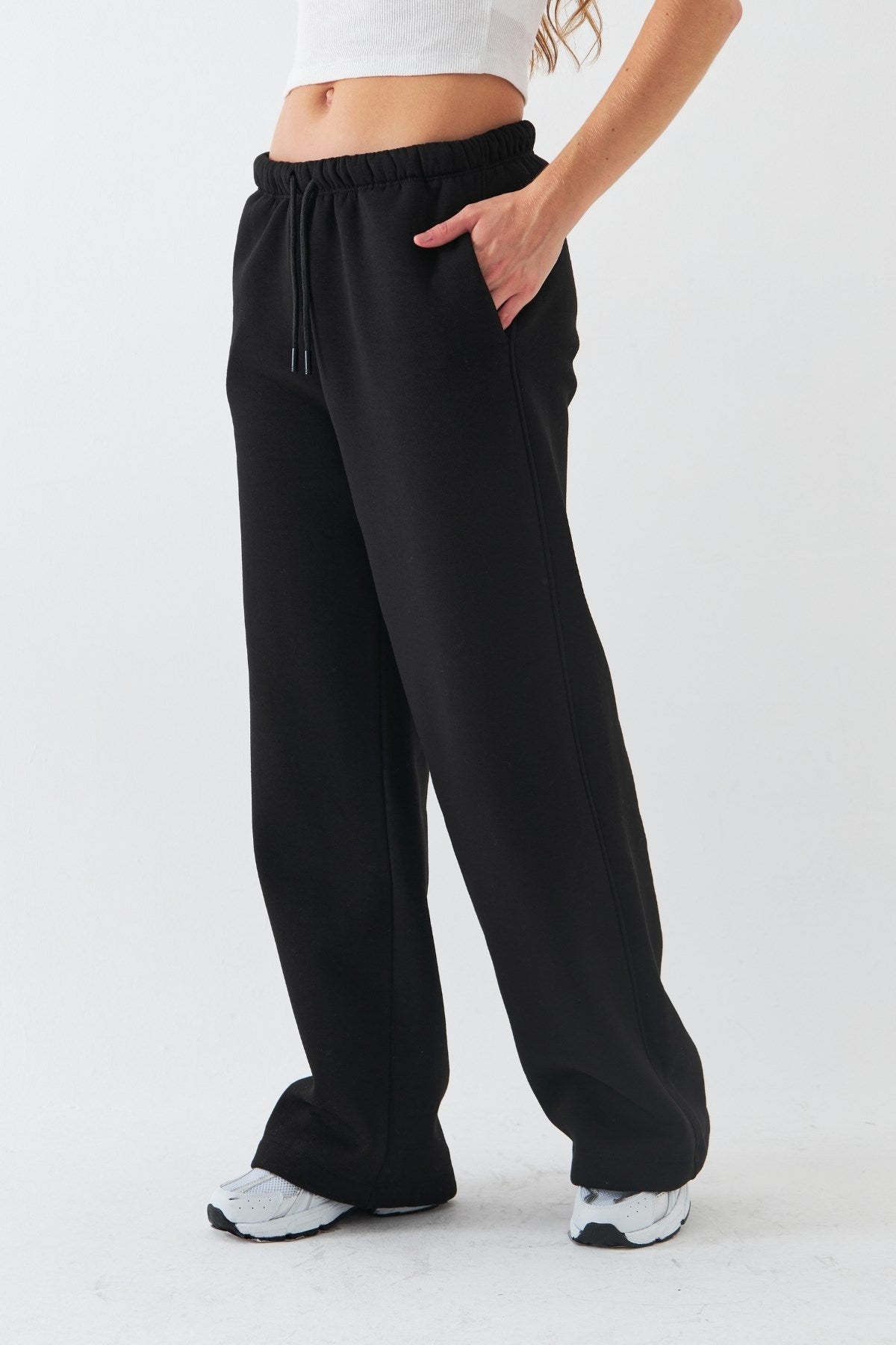 Oversize Unisex Eşofman Altı Siyah – 3 İplik Şardonlu, Bol Paça, Cepli, Modern Rahat Kesim