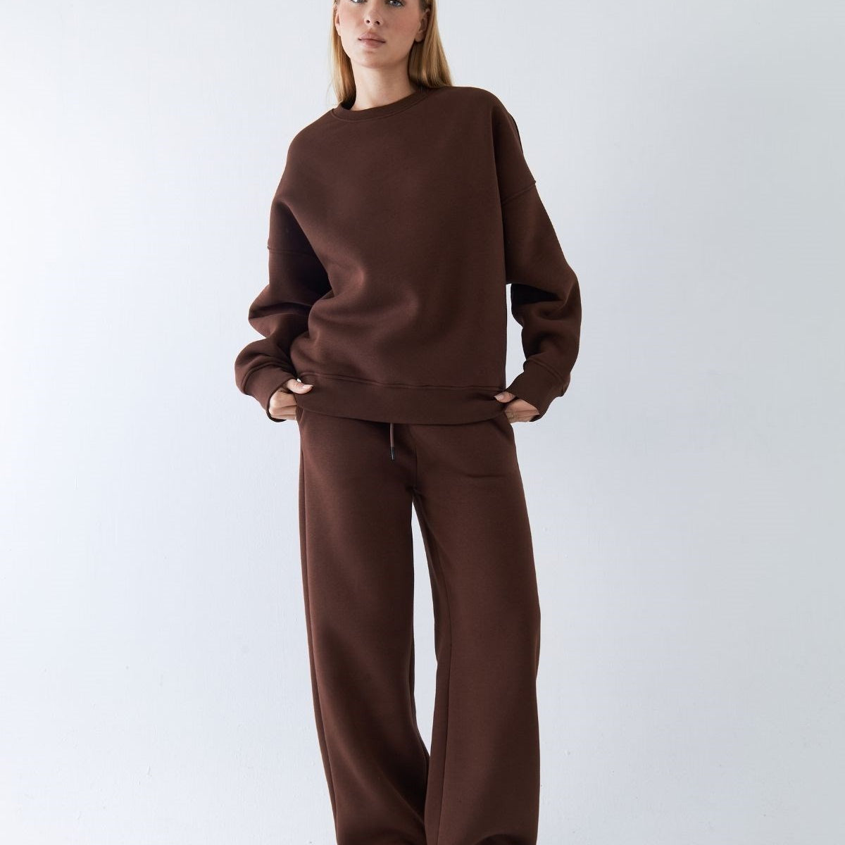 Unisex Oversize Eşofman Takımı Basic Kahverengi – Bisiklet Yaka, Bol Paça, 3 İplik Şardonlu Polar