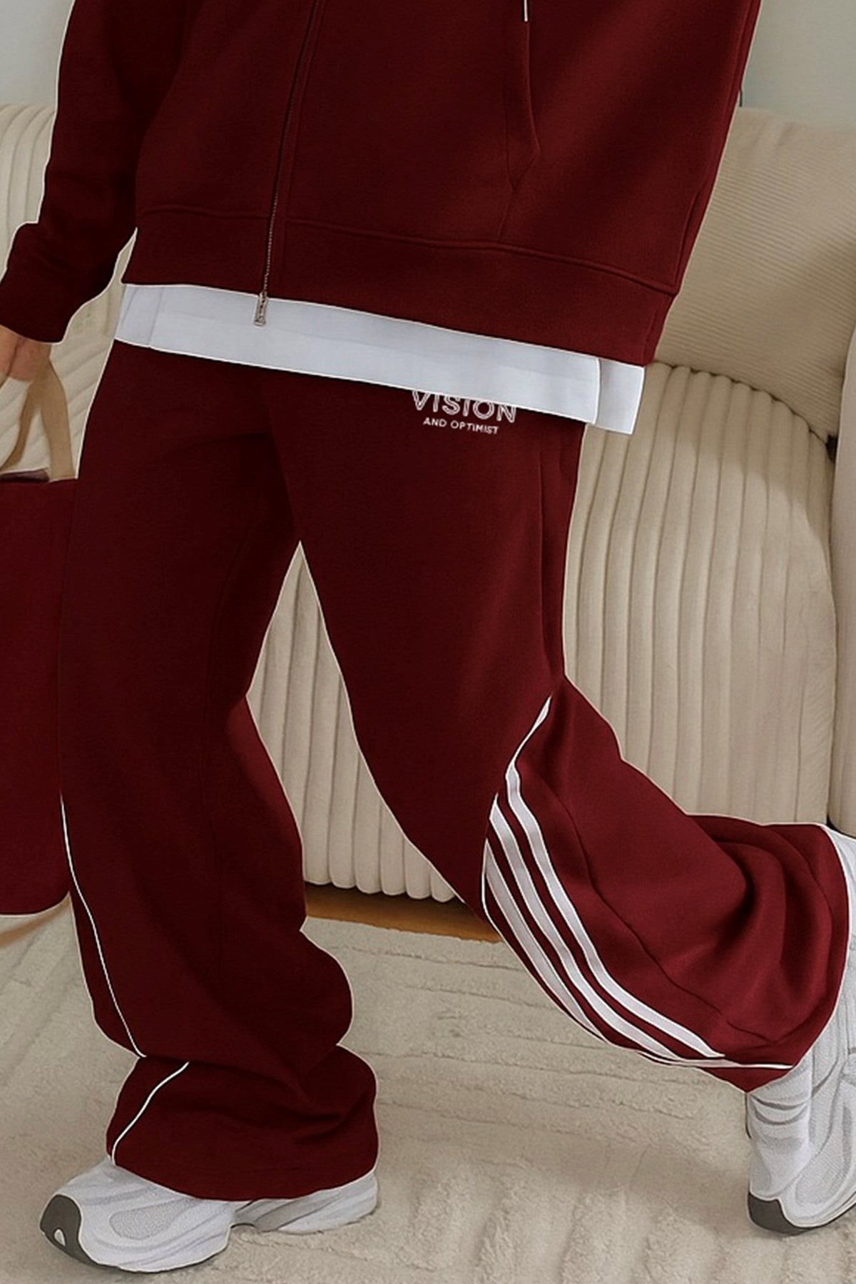 Kadın Oversize Eşofman Takımı Vision Baskılı Bordo – Kapüşonlu Fermuarlı, Bağcıklı Bel, Boru paça