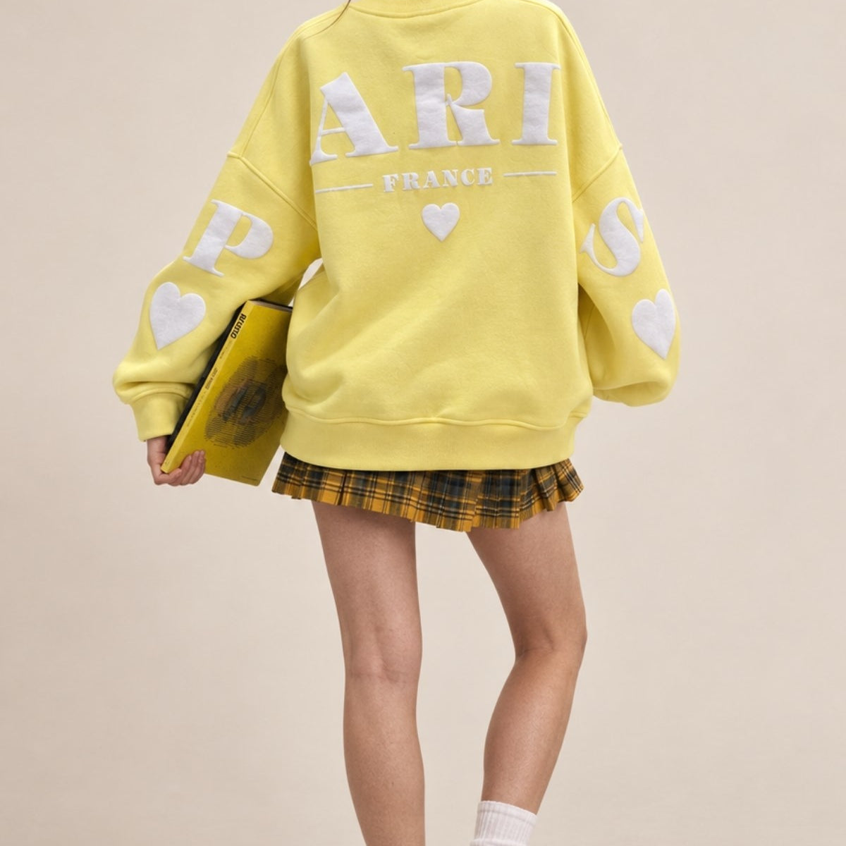 Kadın Oversize Sweatshirt Paris 3D Baskılı Sarı – Bisiklet Yaka, Kol ve Sırt Baskılı, 3 İplik