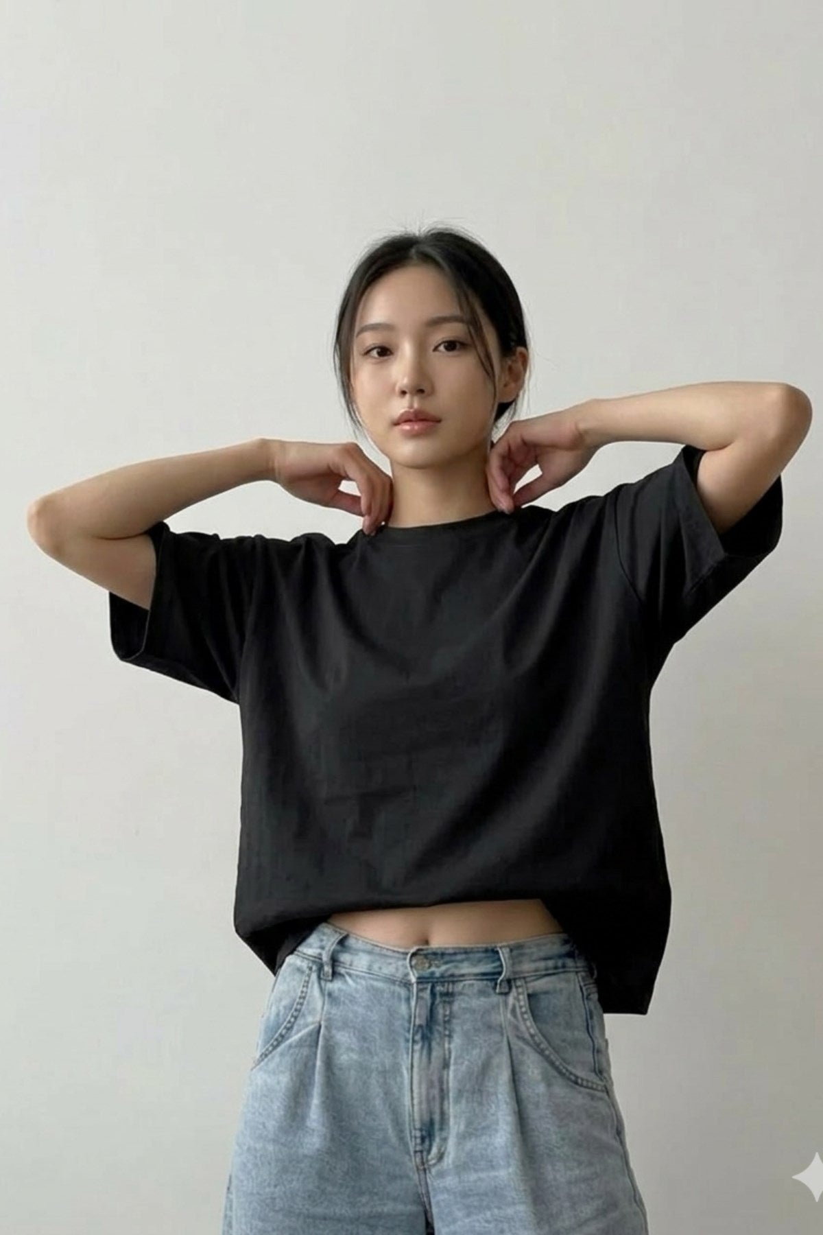 Kadın Oversize Basic Tişört Siyah – Bisiklet Yaka, Rahat Kalıp, Yazılık, %100 Pamuk