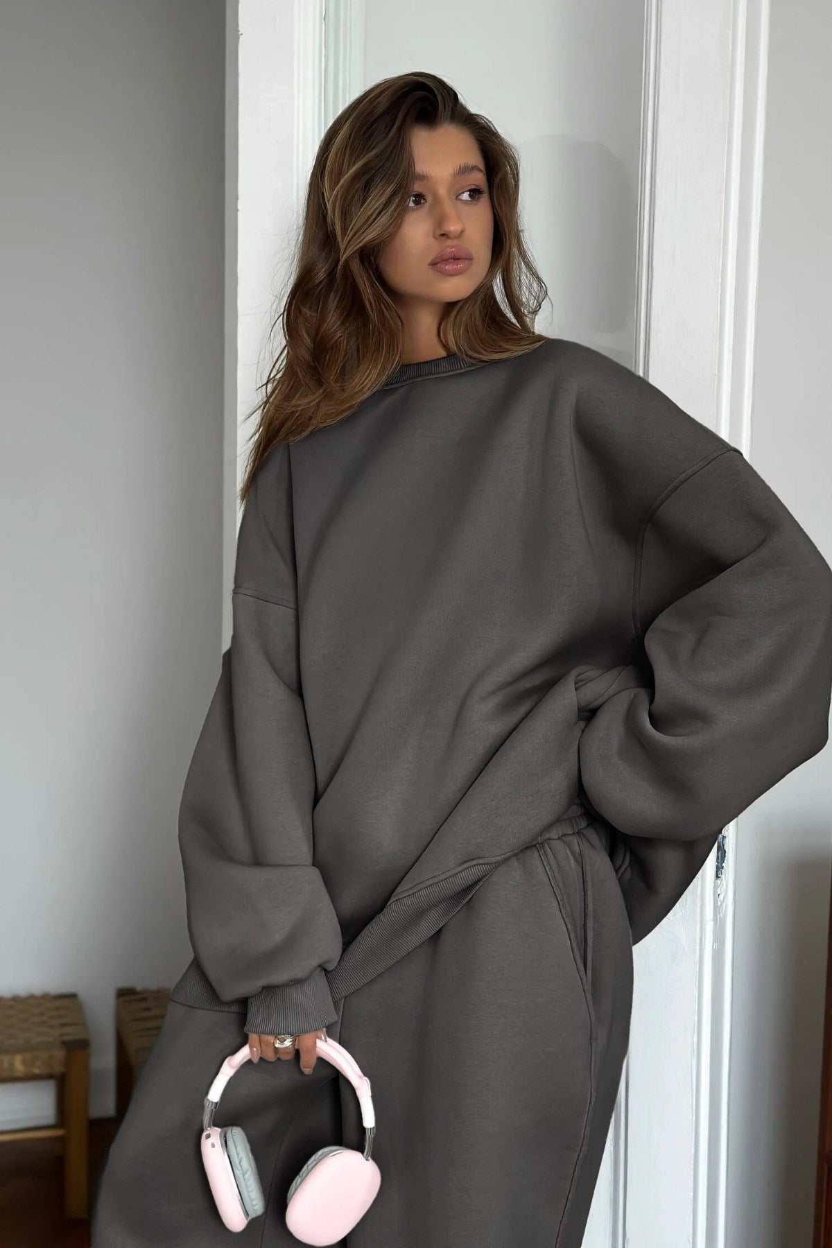 Kadın Oversize Sweat Elbise Eşofman Takımı Basic Füme – Bisiklet Yaka, Lastikli Paça, 3 İplik Polar