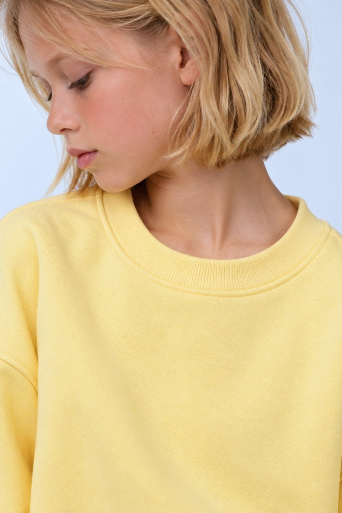 Kız Çocuk Oversize Sweatshirt Basic Sarı – Bisiklet yaka, 3 iplik şardonlu polar