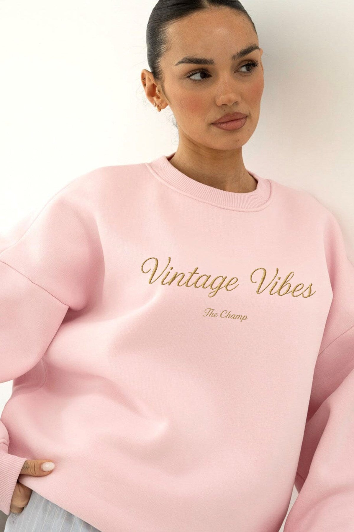 Kadın Oversize Sweatshirt Vintage Vibes Baskılı Pembe – Bisiklet Yaka, 3 İplik Şardonlu Polar