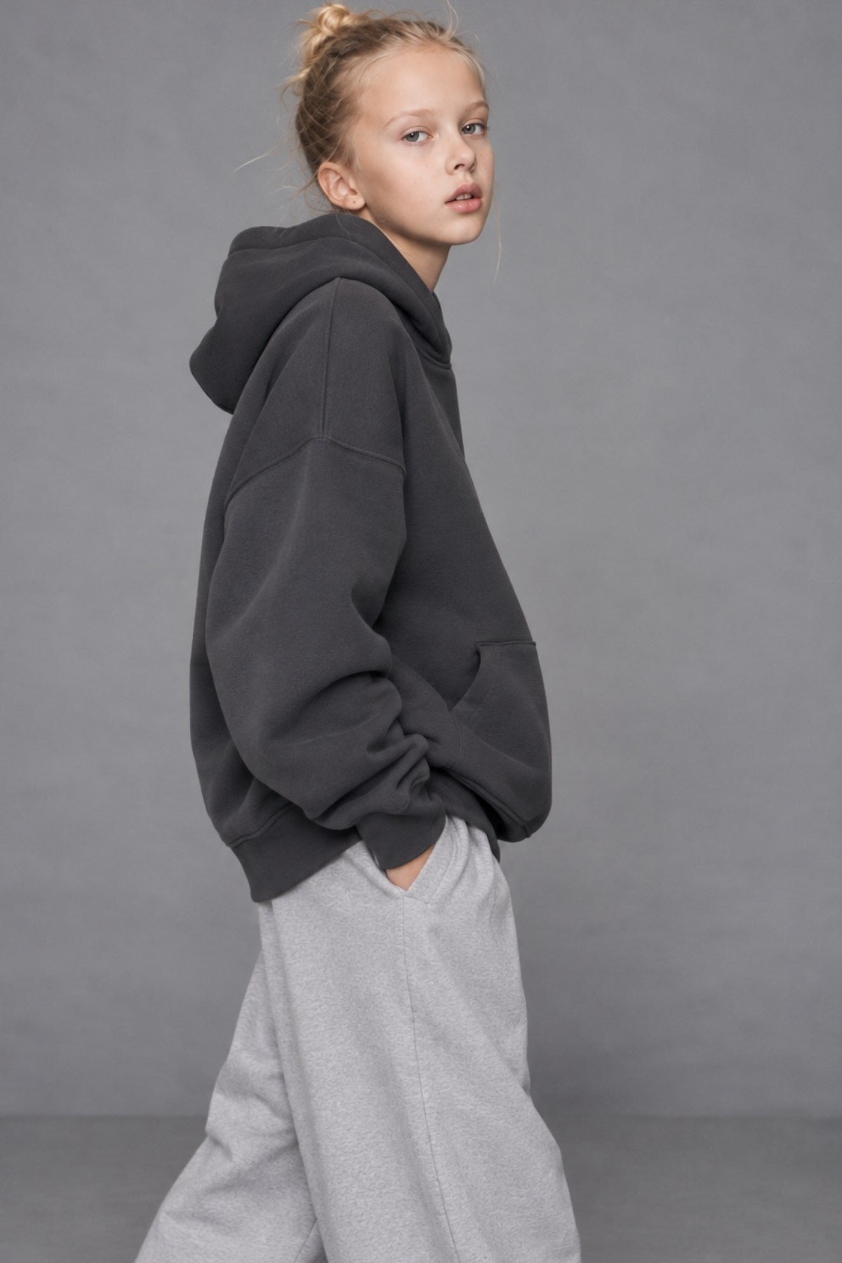 Kız Çocuk Oversize Basic Hoodie Sweatshirt Füme – Kapüşonlu, Kanguru Cepli, 3 İplik Polar