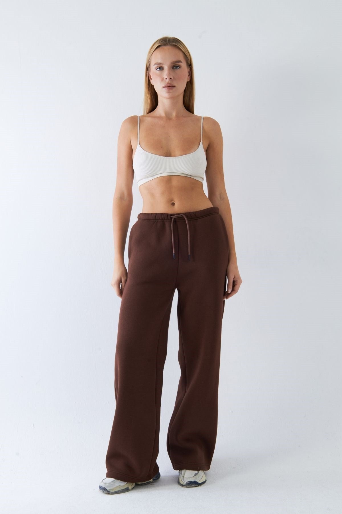 Oversize Unisex Eşofman Altı Kahverengi – 3 İplik Şardonlu, Bol Paça, Cepli, Modern Rahat Kesim