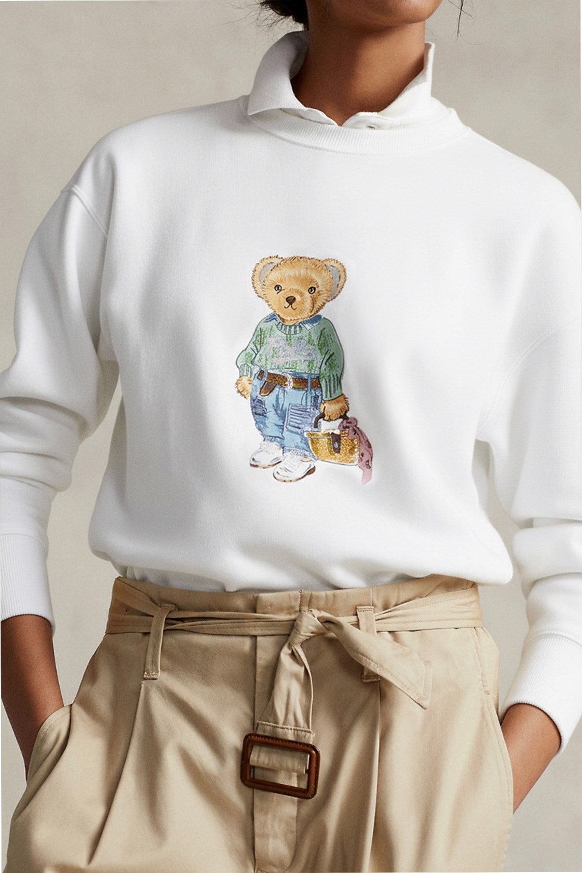 Kadın Oversize Sweatshirt Weekend Bear Baskılı Beyaz – Bisiklet Yaka, 3 İplik Şardonlu