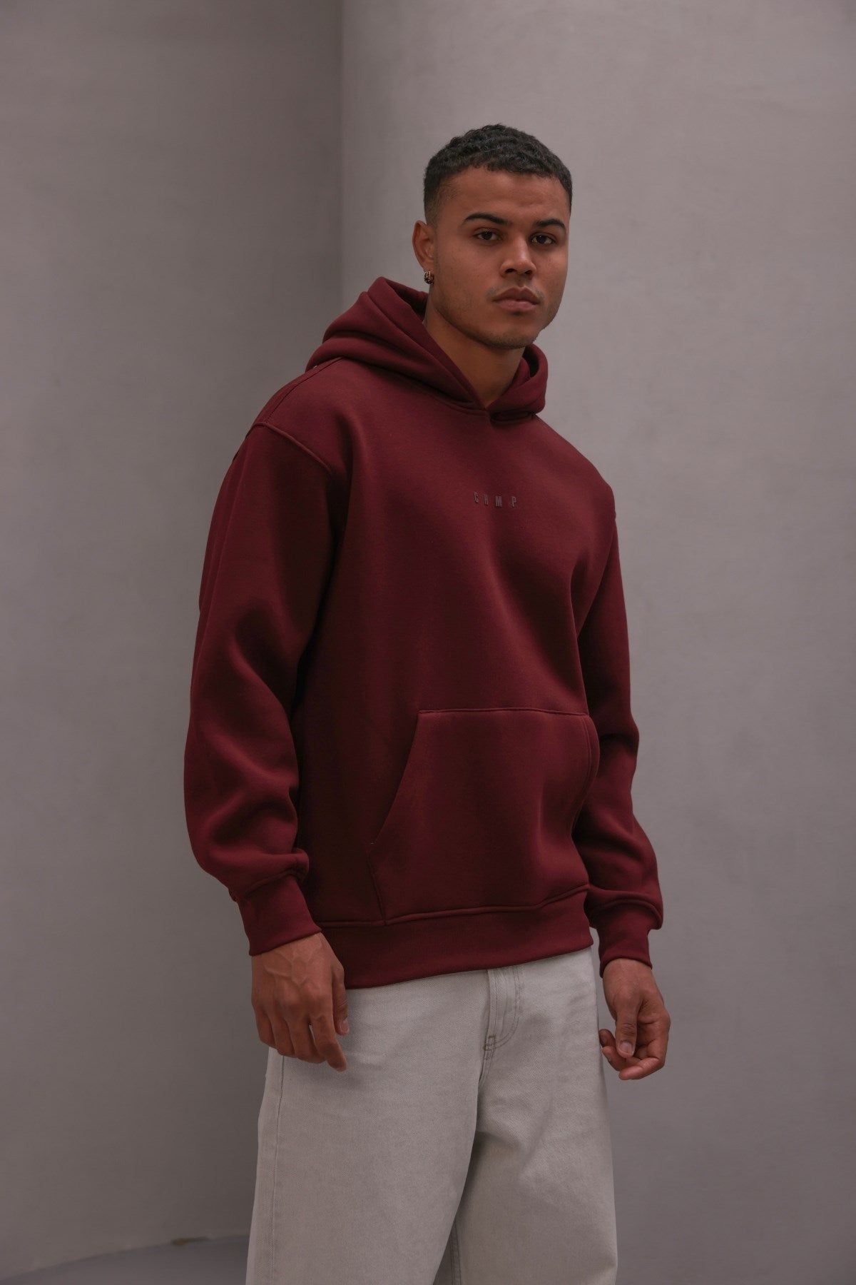 Erkek Oversize Sweatshirt Hoodie CHMP Yazlı Baskılı Bordo – Kapüşonlu, 3 İplik Polar, Kanguru Cepli