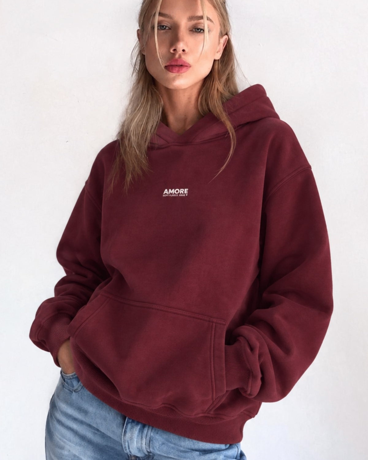 Kadın Oversize Hoodie Amore Baskılı Bordo – Kapüşonlu, Kanguru Cepli, 3 İplik Şardonlu Polar