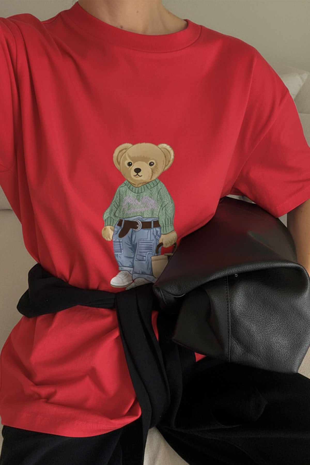 Kadın Oversize Tişört COZY Bear Baskılı Kırmızı – %100 Pamuk Compact Süprem 24/1