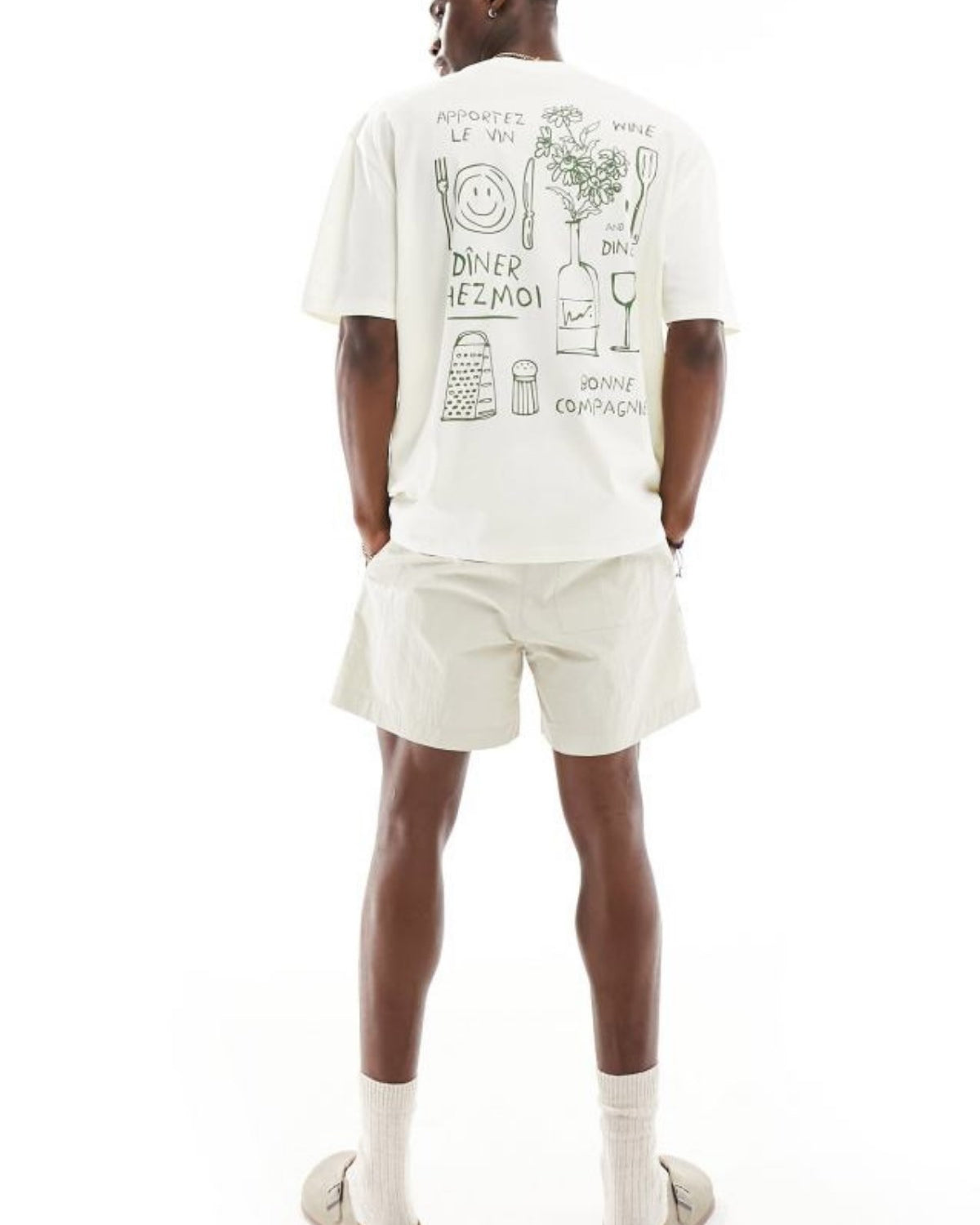 Erkek Oversize Tişört Dinner Chez Moi Baskılı Beyaz – Bisiklet Yaka, Rahat Kalıp, %100 Pamuk