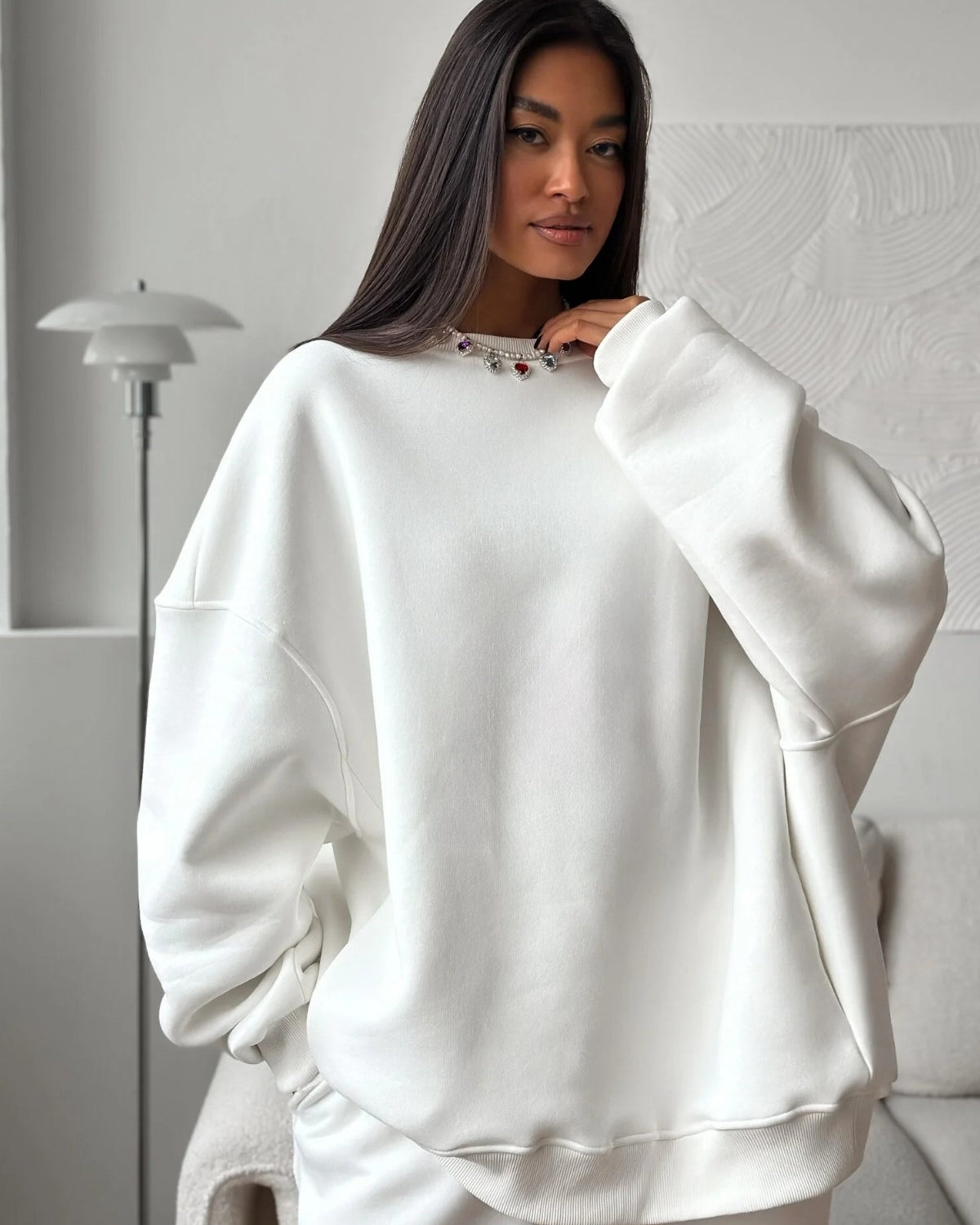 Kadın Oversize Sweat Elbise Eşofman Takımı Basic Beyaz – Bisiklet Yaka, Lastikli Paça, 3 İplik Polar