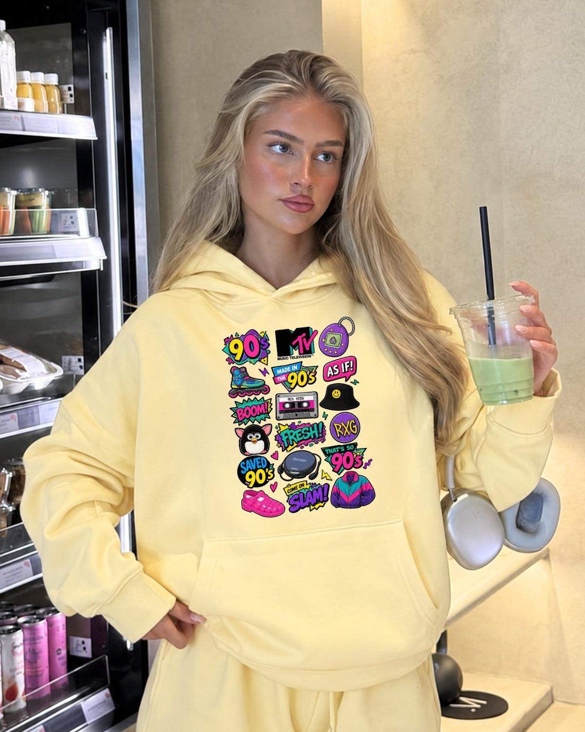 Kadın Oversize Hoodie Sweatshirt 90s Pop Patch Baskılı Sarı – Kapüşonlu, Kanguru Cepli, 3 İplik