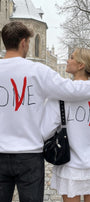 Unisex Oversize Sweatshirt V-Love Baskılı Beyaz – Bisiklet Yaka, Sevgilergünü, Couple, Hediye