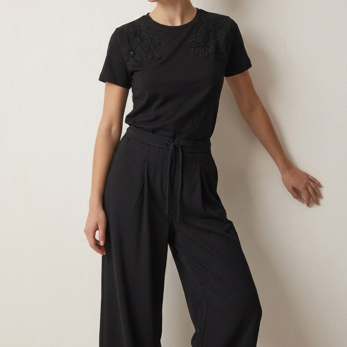 Kadın Oversize Tişört Tül Detaylı Boncuk İşlemeli Flower Beyaz – %100 Pamuk Compact Süprem 24/1