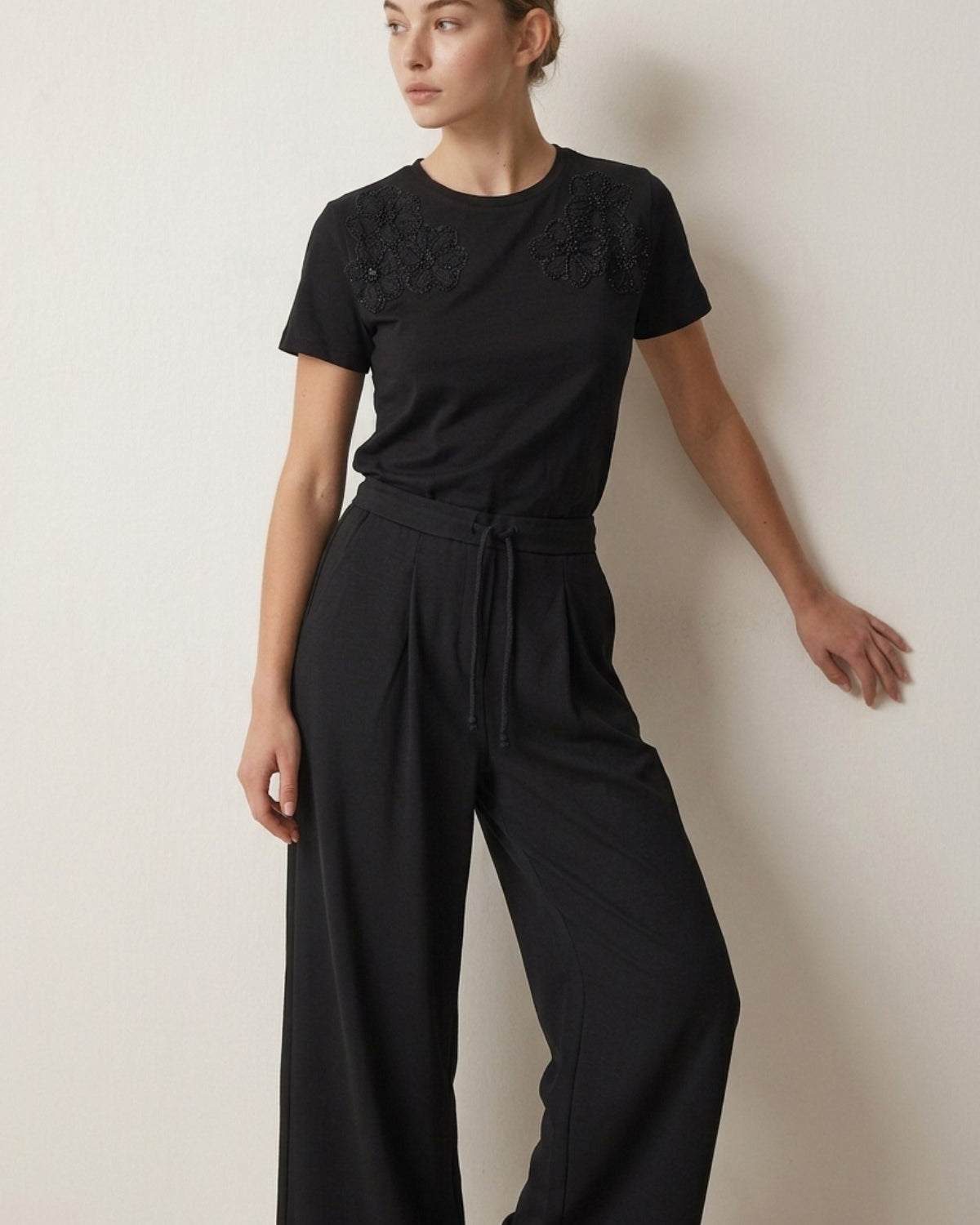 Kadın Oversize Tişört Tül Detaylı Boncuk İşlemeli Flower Beyaz – %100 Pamuk Compact Süprem 24/1