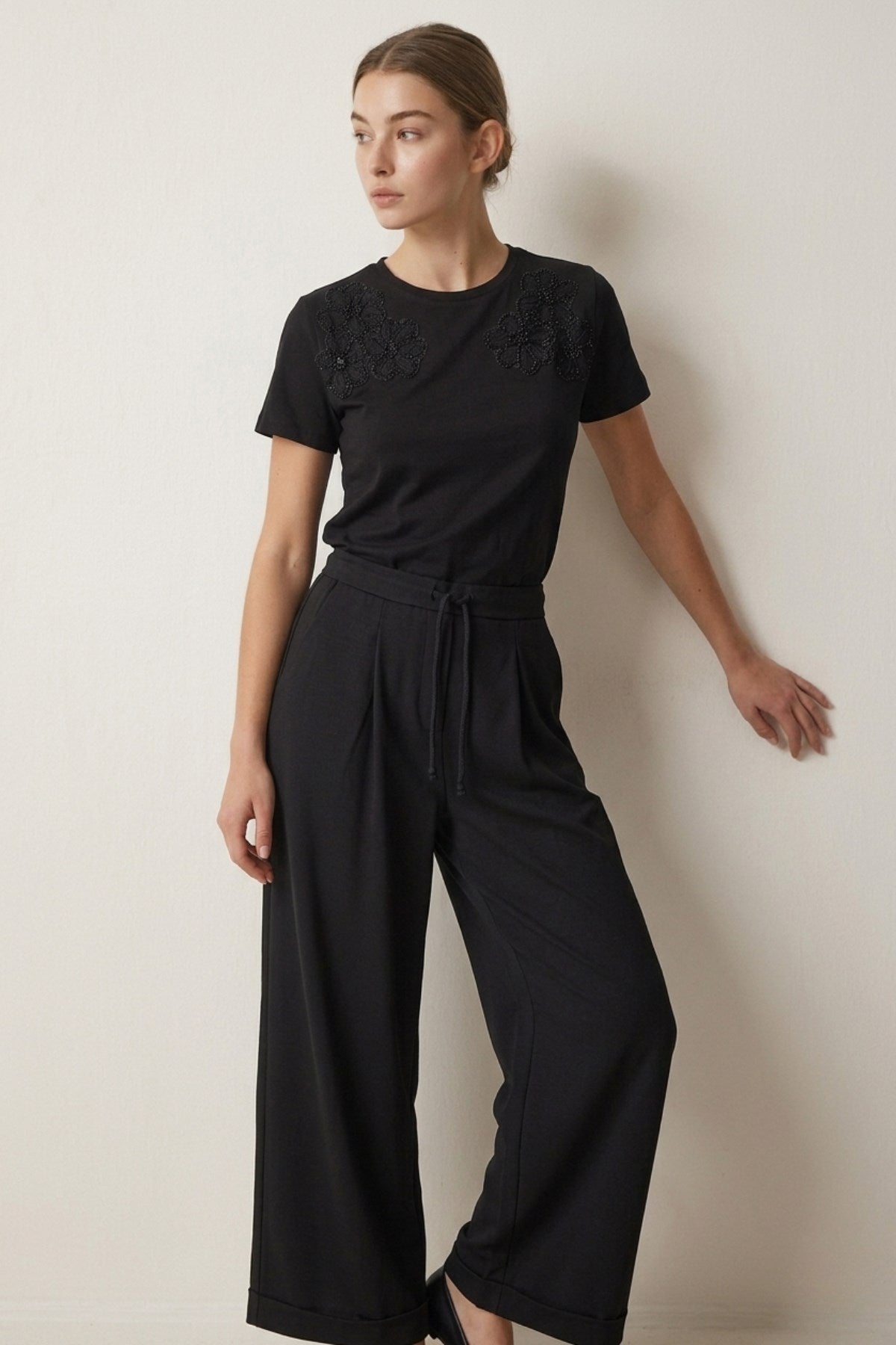 Kadın Oversize Tişört Tül Detaylı Boncuk İşlemeli Flower Beyaz – %100 Pamuk Compact Süprem 24/1
