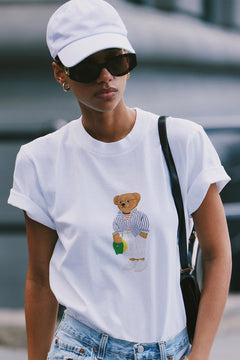 Kadın Oversize Tişört Bambino Bear Baskılı Beyaz – Bisiklet Yaka, Rahat Kalıp, %100 Pamuk