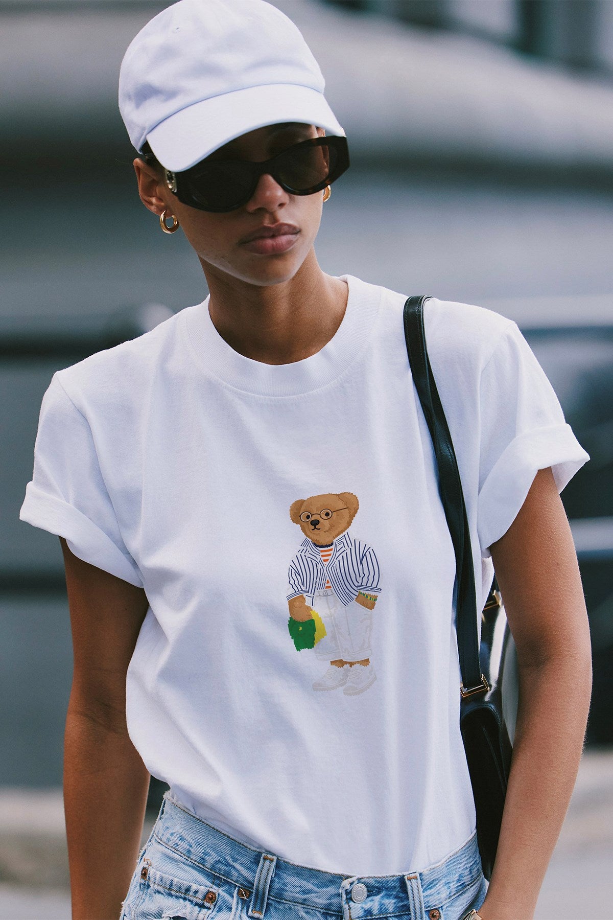 Kadın Oversize Tişört Bambino Bear Baskılı Beyaz – Bisiklet Yaka, Rahat Kalıp, %100 Pamuk