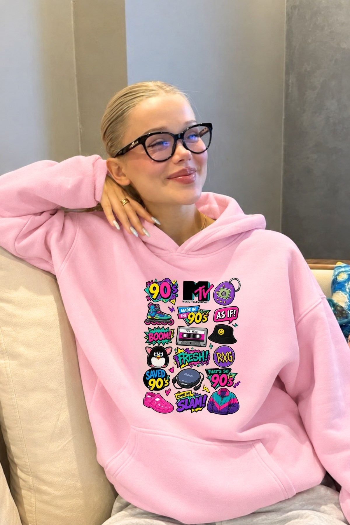 Kadın Oversize Hoodie Sweatshirt 90s Pop Patch Baskılı Pembe – Kapüşonlu, Kanguru Cepli, 3 İplik 
