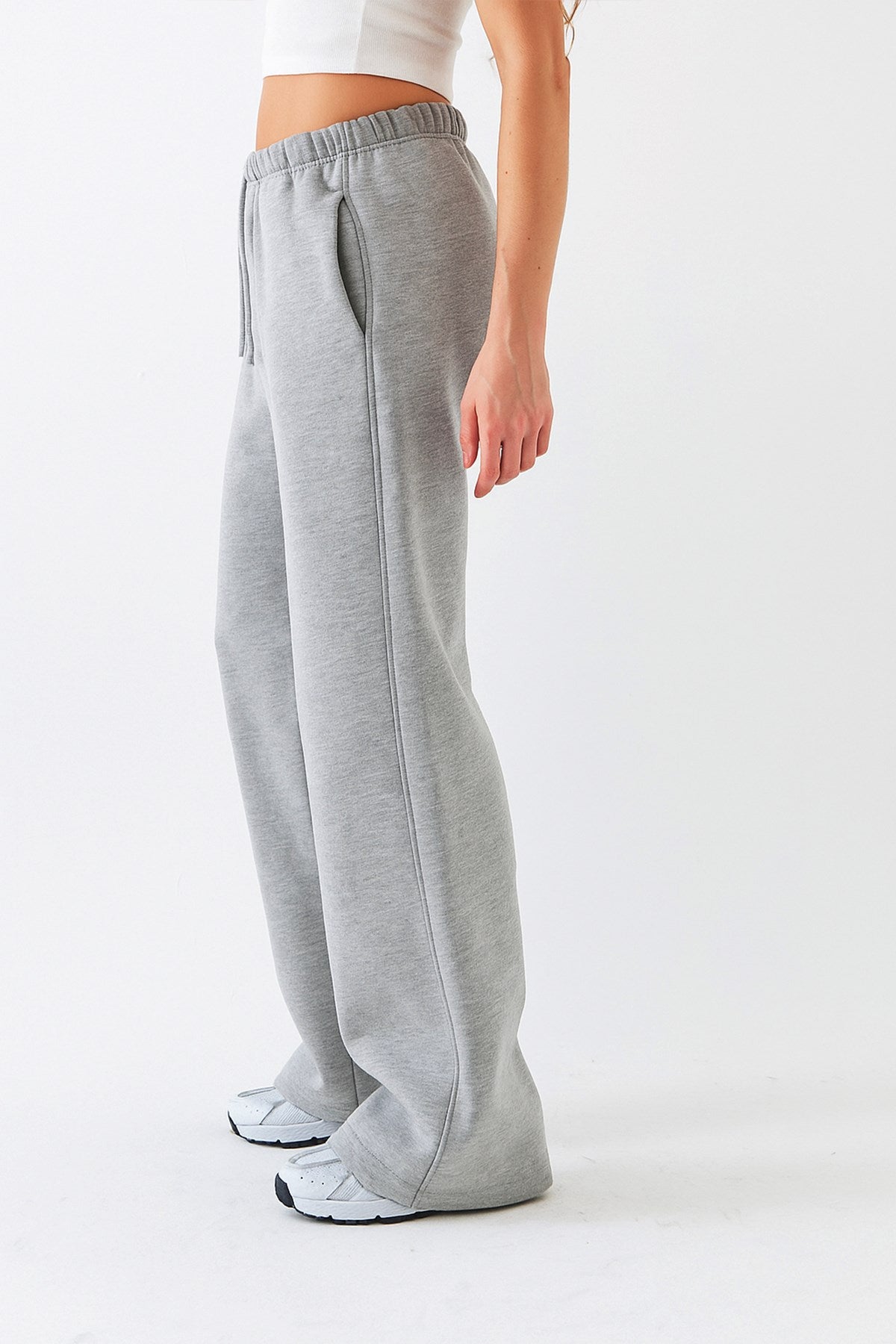 Oversize Unisex Eşofman Altı Gri Melanj– 3 İplik Şardonlu Polar, Bol Paça, Cepli Modern Rahat Kesim