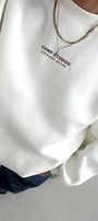 Kadın Oversize Sweatshirt CHMP STUDIOS Beyaz – Bisiklet Yaka, 3 İplik Şardounlu Polar