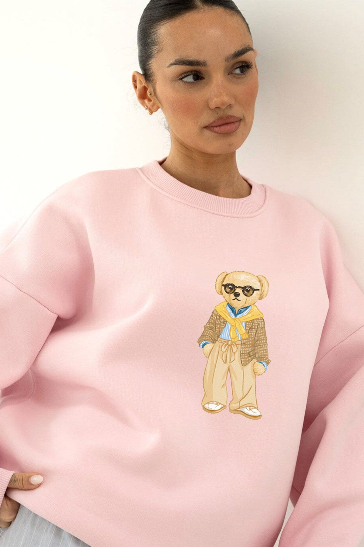 Kadın Oversize Sweatshirt Gentleman Bear Baskılı Pembe – Bisiklet Yaka, 3 İplik Şardonlu