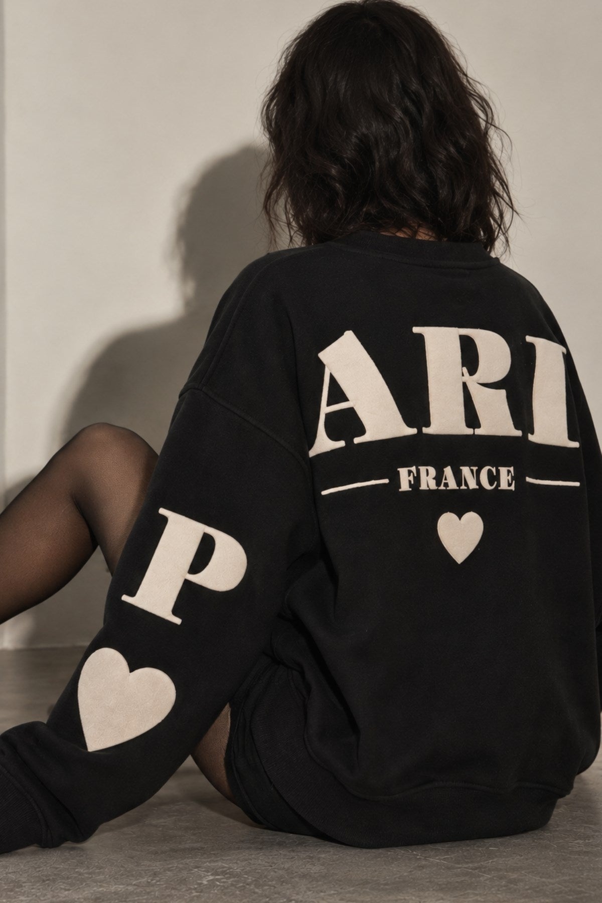 Kadın Oversize Sweatshirt Paris 3D Baskılı Siyah – Bisiklet Yaka, Kol ve Sırt Baskılı, 3 İplik