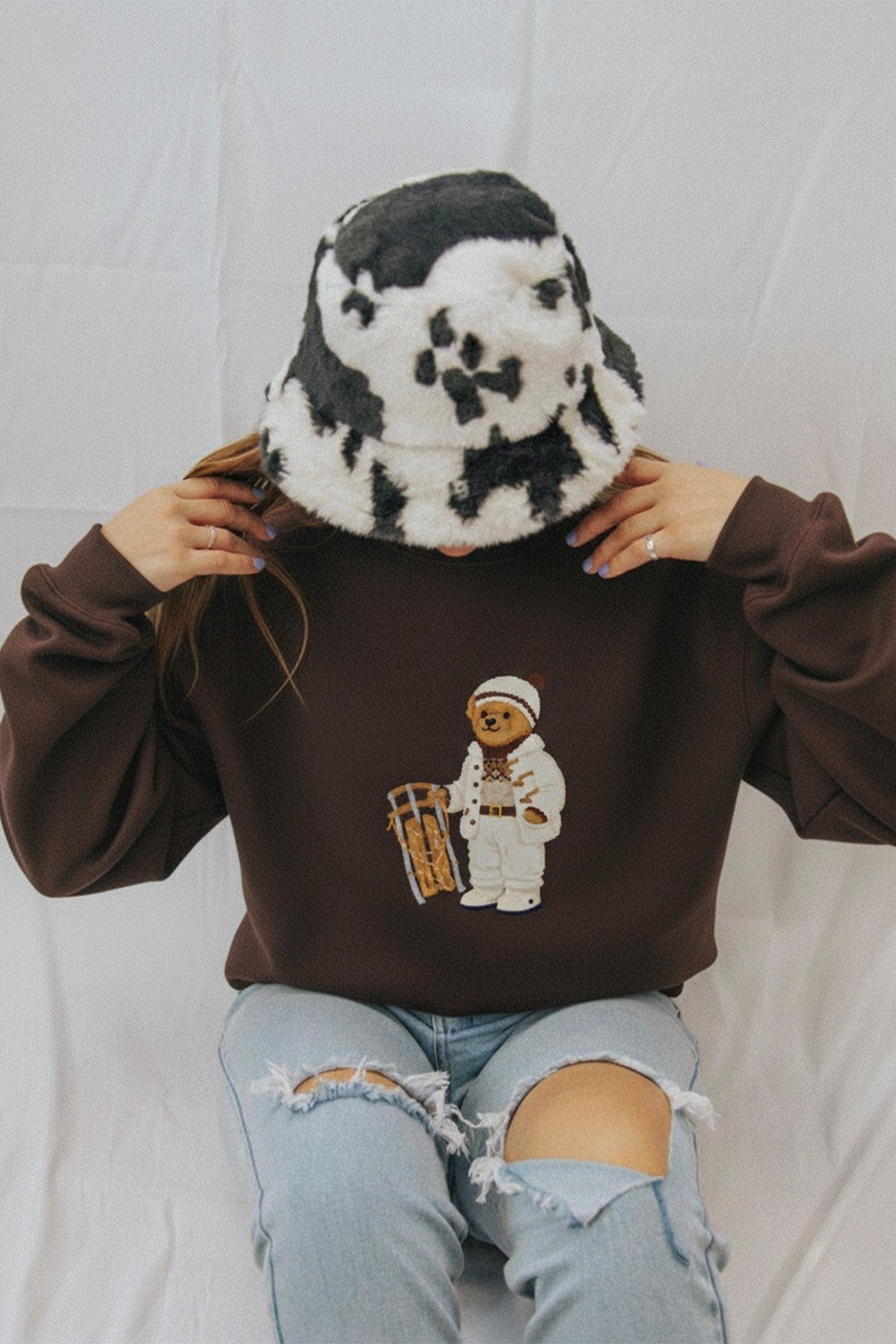 Kadın Oversize Sweatshirt Quiet Club 3D Baskılı Kahverengi – Bisiklet Yaka, 3 İplik Şardonlu Polar