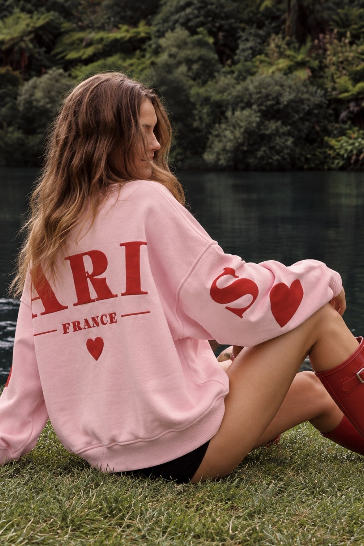 Kadın Oversize Sweatshirt Paris 3D Baskılı Pembe – Bisiklet Yaka, Kol ve Sırt Baskılı, 3 İplik