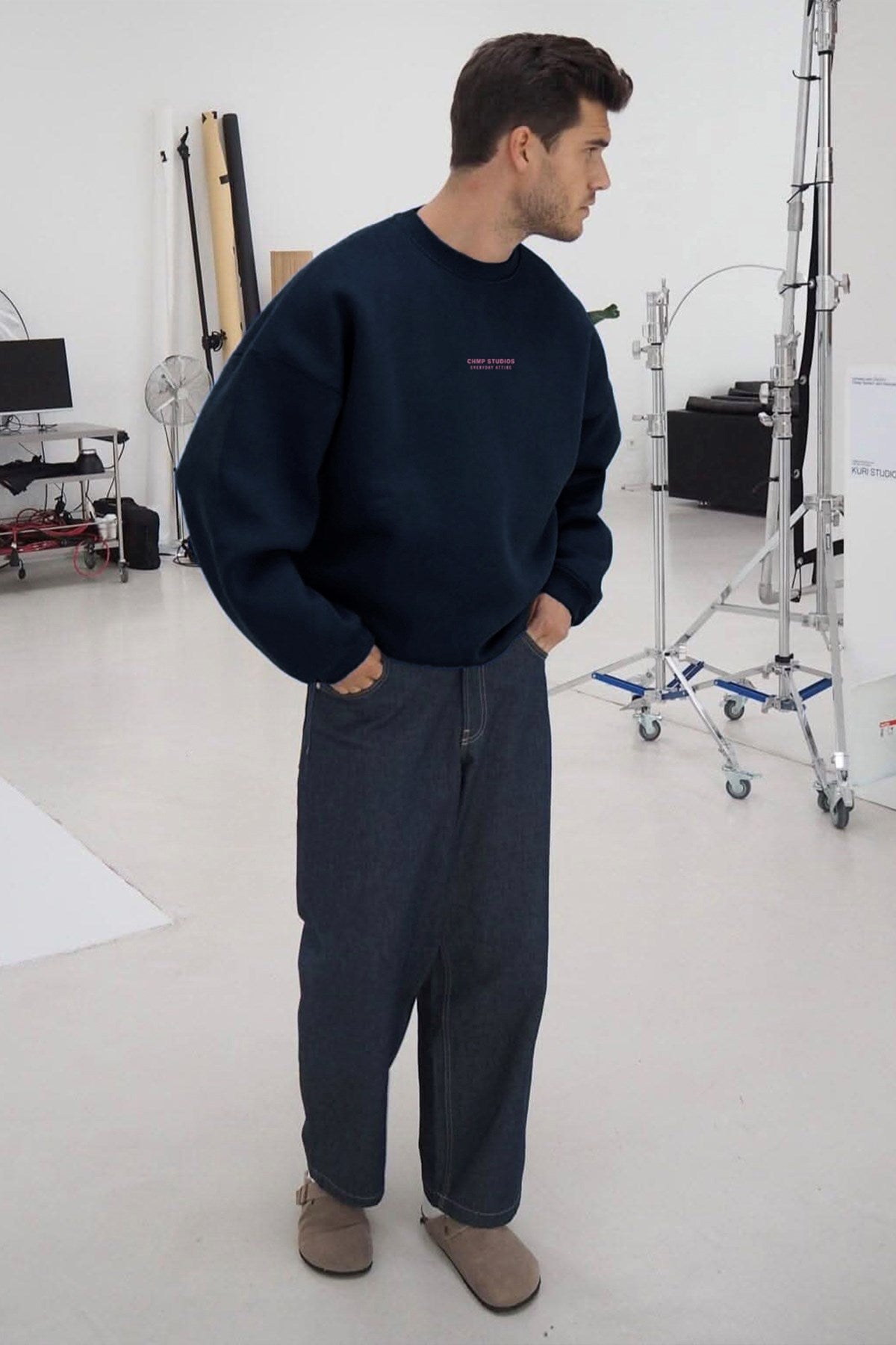 Erkek Oversize Sweatshirt CHMP STUDIOS Lacivert – Bisiklet Yaka, 3 İplik Şardounlu Polar