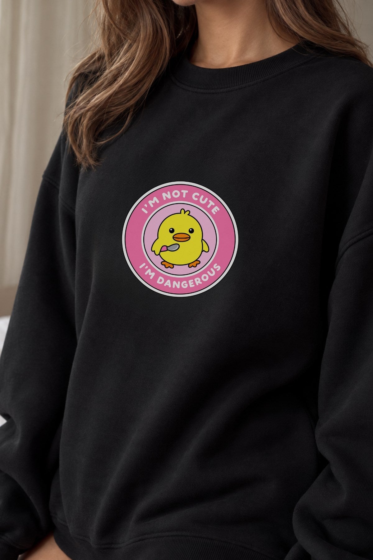 Kadın Oversize Sweatshirt Elbise Dangerous Chick Baskılı Siyah – Uzun Boy, 3 İplik Şardonlu Polar