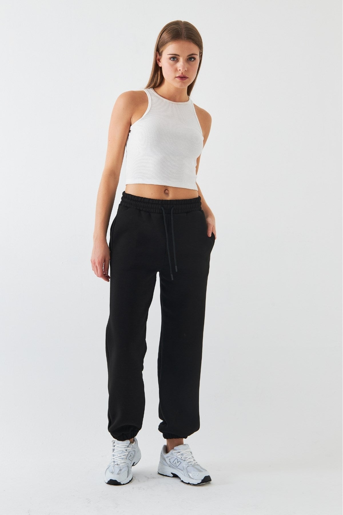 Oversize Unisex Eşofman Altı Siyah – 3 İplik Şardonlu, Paça-Bel Lastikli, Cepli, Modern Rahat Kesim