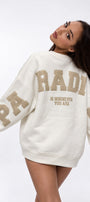 Kadın Oversize Sweatshirt Paradise Varsity Kabartma Baskılı Beyaz – Bisiklet Yaka, 3 İplik Şardonlu Polar