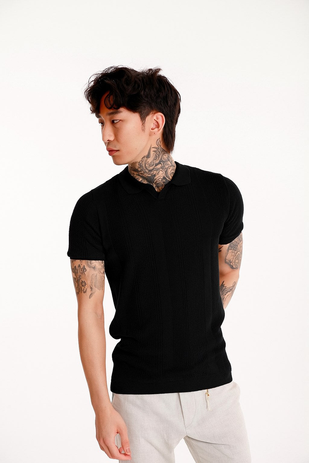 Erkek Siyah Polo Yaka Triko Tişört – Kısa Kollu, Modern Slim Fit, Yazlık Örgü Dokulu Model