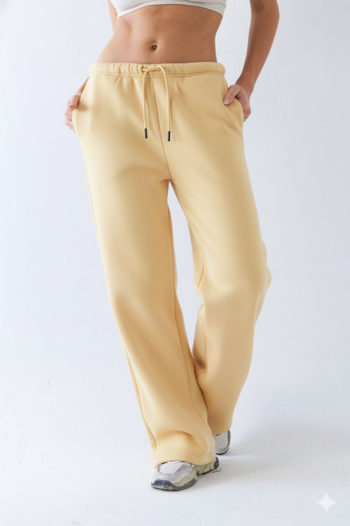 Oversize Unisex Eşofman Altı Sarı – 3 İplik Şardonlu Polar, Bol Paça, Cepli, Modern Rahat Kesim