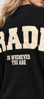 Kadın Oversize Sweatshirt Paradise Varsity Kabartma Baskılı Siyah – Bisiklet Yaka, 3 İplik Şardonlu Polar