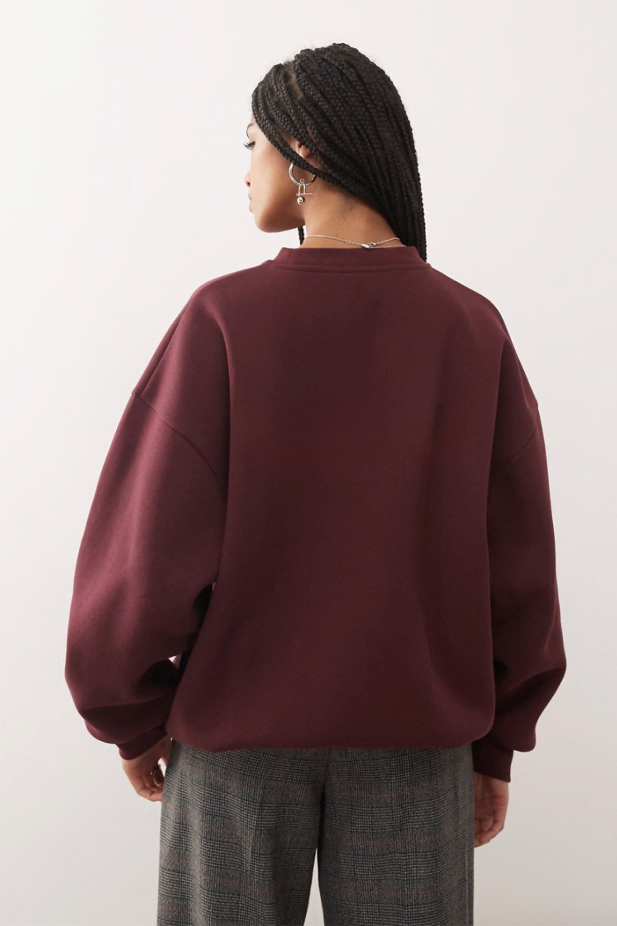 Kadın Oversize Sweatshirt Leo Kurdele Baskılı Bordo – Bisiklet Yaka, 3 İplik Şardonlu Polar