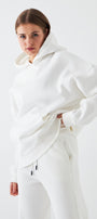 Oversize Unisex Sweatshirt Hoodie Beyaz – Kapüşonlu, 3 İplik Şardonlu Polar, Kanguru Cepli, Basic