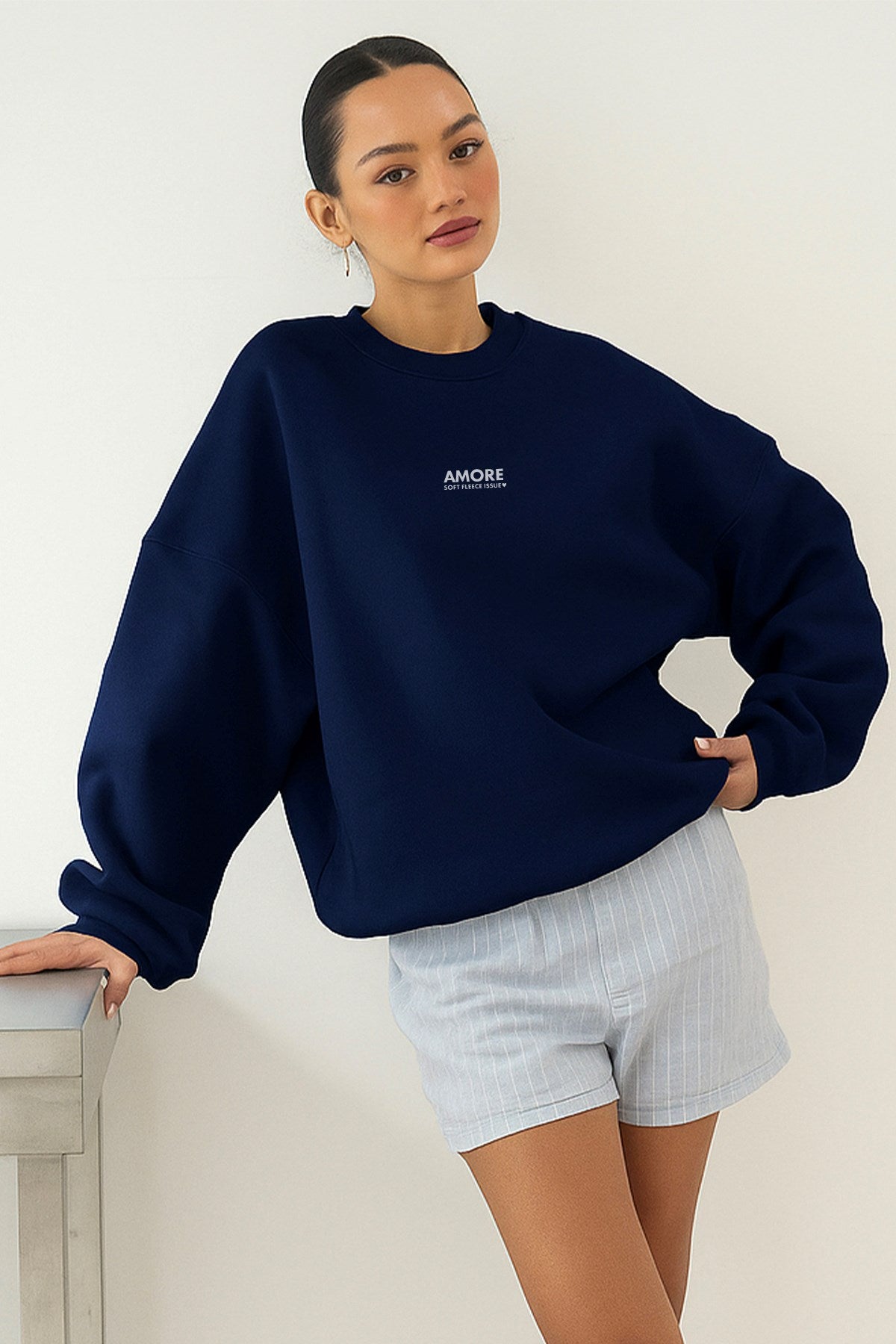 Kadın Oversize Sweatshirt AMORE Lacivert – Bisiklet Yaka, 3 İplik Şardounlu Polar