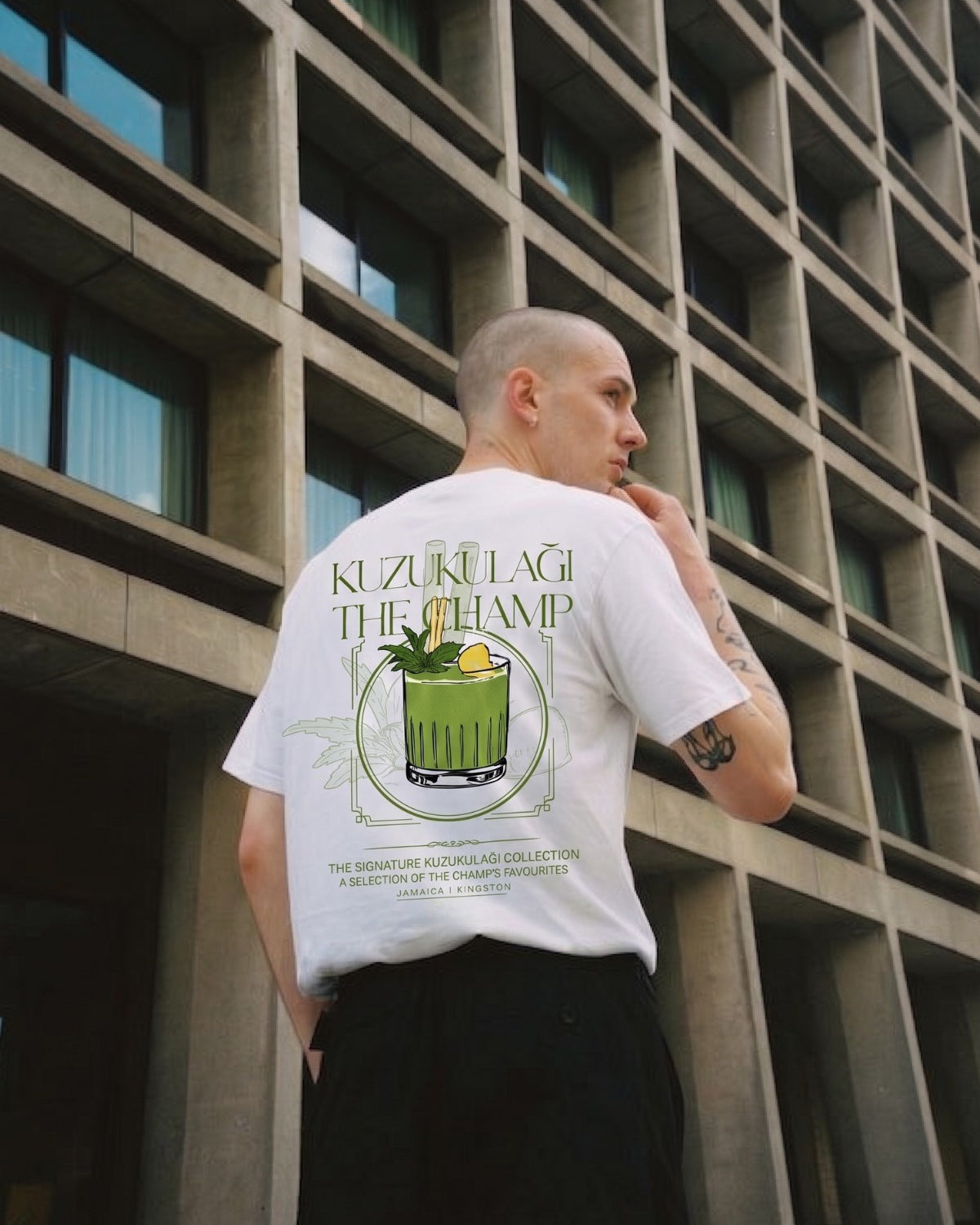 Unisex Oversize Tişört Kuzukulağı The Champ Baskılı Beyaz – Bisiklet Yaka, Rahat Kalıp, %100 Pamuk