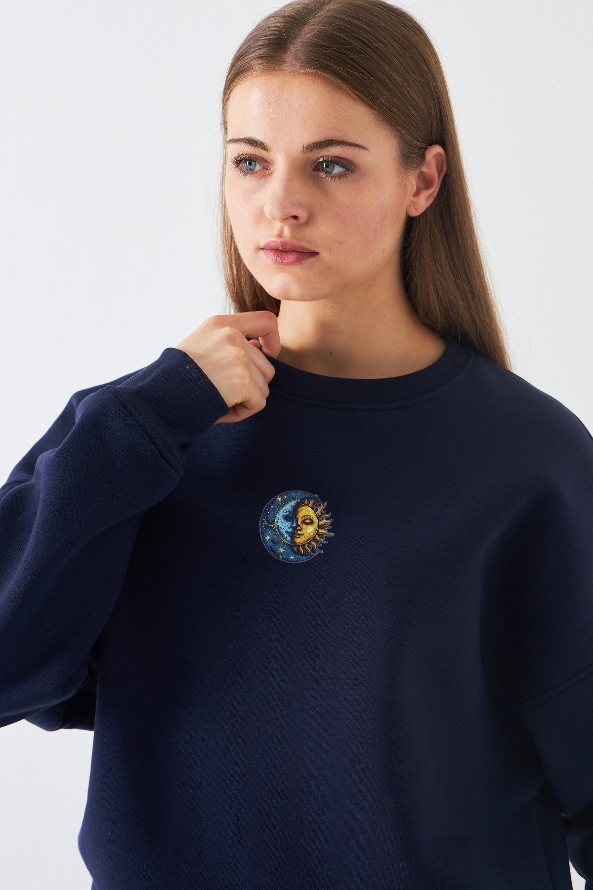 Kadın Oversize Sweatshirt Sun & Moon Baskılı Lacivert – Bisiklet Yaka, 3 İplik Şardonlu Polar