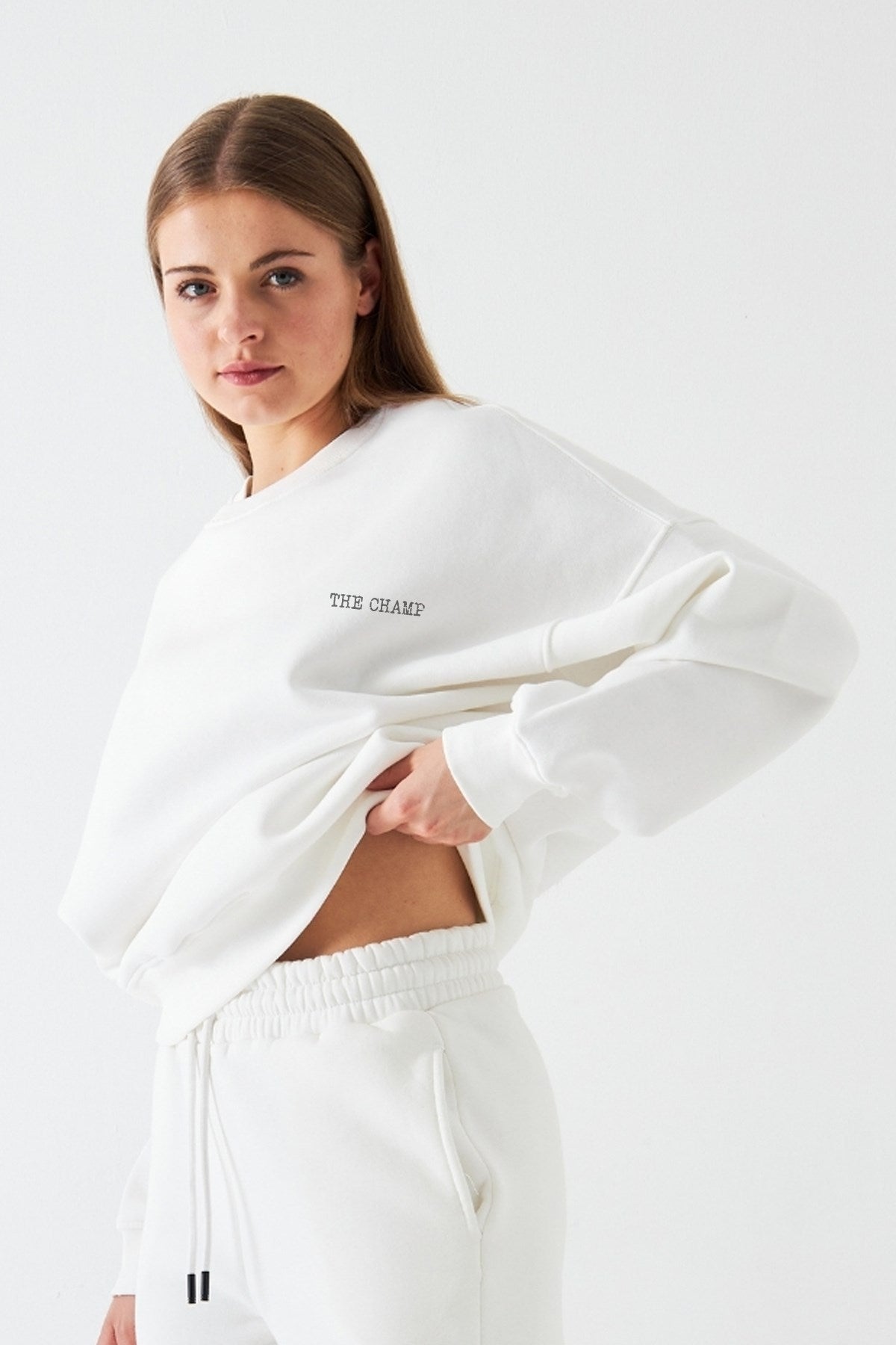 Kadın Oversize Sweatshirt Paris Coffee Journal Baskılı Beyaz – Bisiklet Yaka, 3 İplik Şardonlu Polar