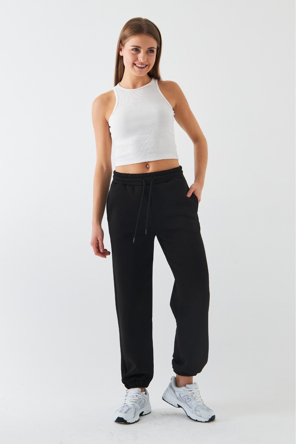 Oversize Unisex Eşofman Altı Siyah – 3 İplik Şardonlu, Paça-Bel Lastikli, Cepli, Modern Rahat Kesim