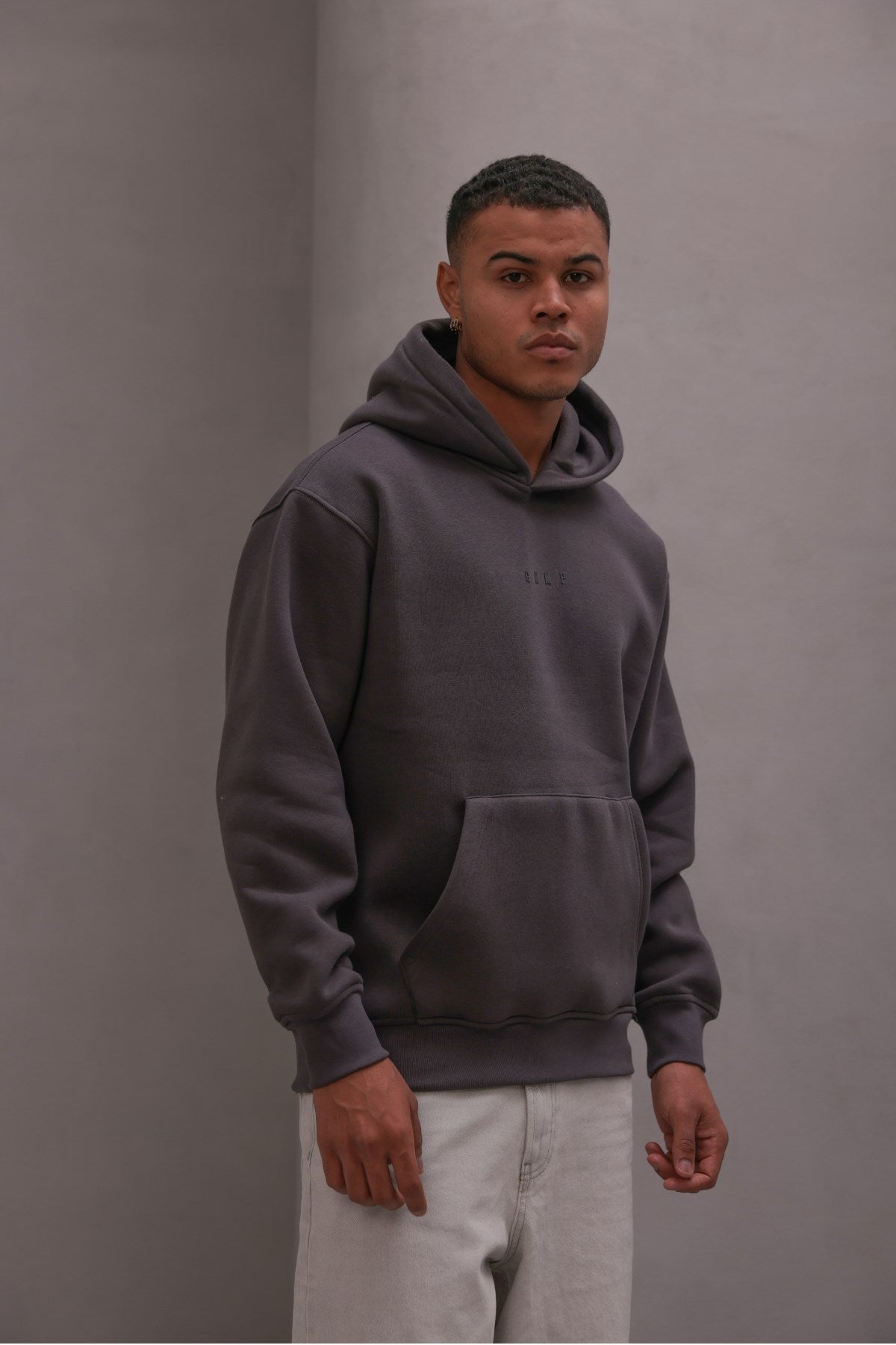 Erkek Oversize Sweatshirt Hoodie CHMP Yazlı Baskılı Füme – Kapüşonlu, 3 İplik Polar, Kanguru Cepli