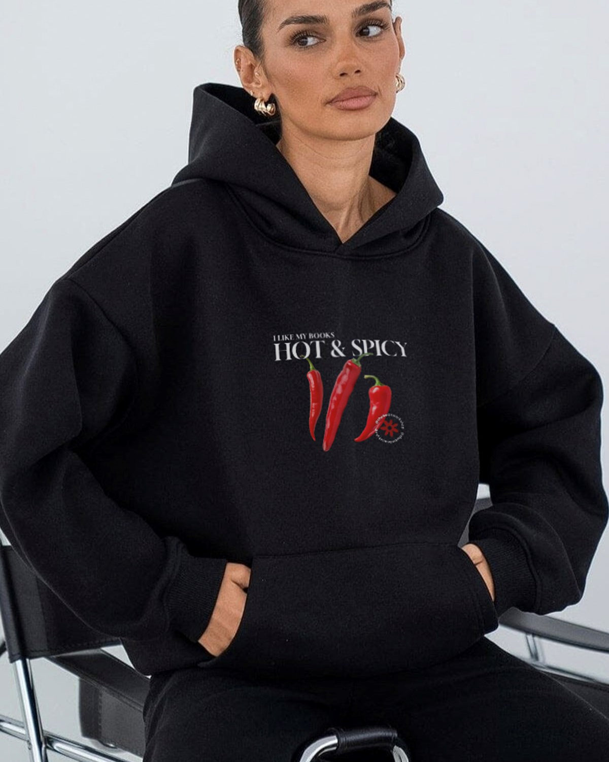 Kadın Oversize Sweatshirt Hoodie Hot & Spicy Baskılı Siyah – Kapüşonlu, 3 İplik Şardonlu Polar