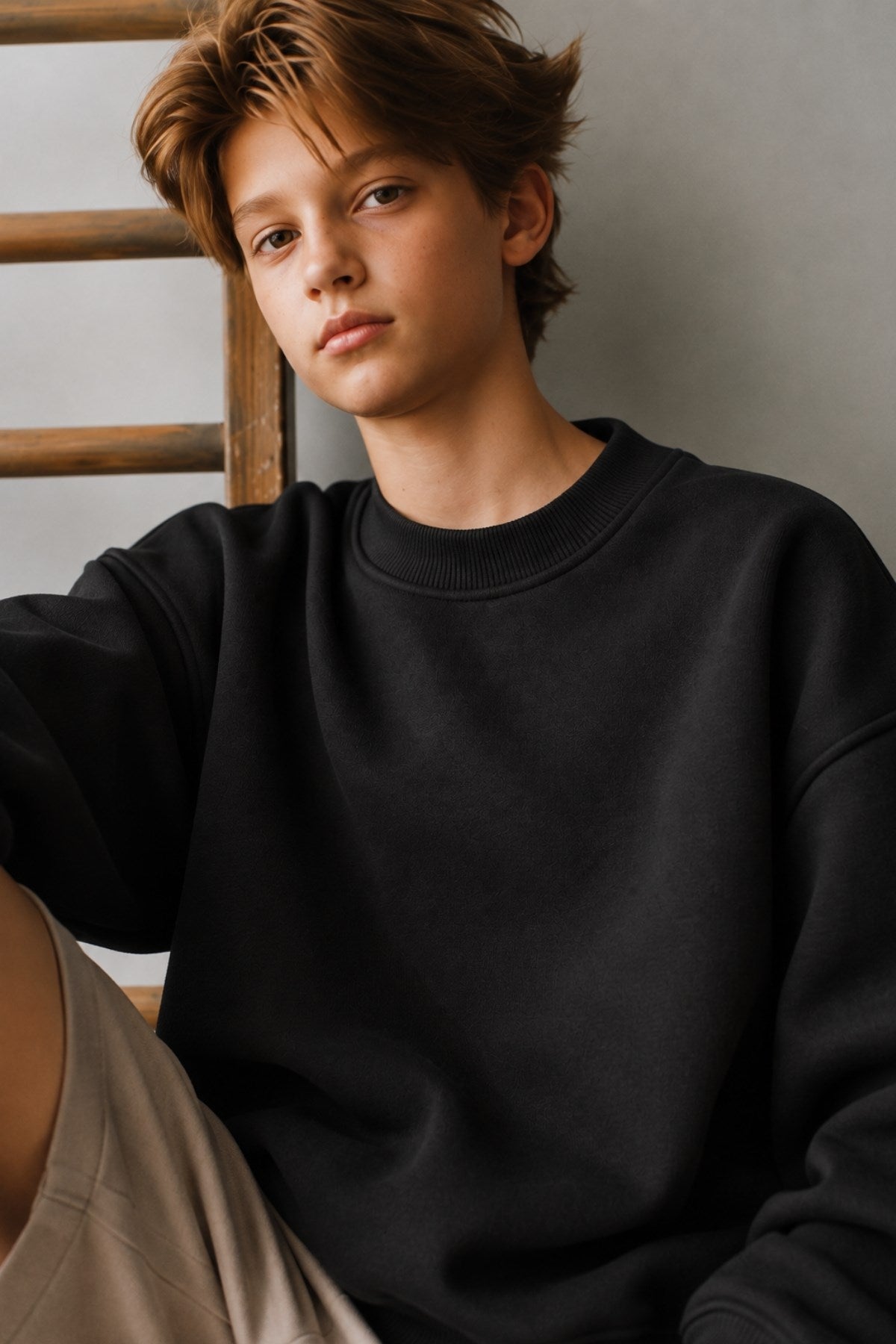 Erkek Çocuk Oversize Sweatshirt Basic Siyah – Bisiklet yaka, 3 iplik şardonlu polar