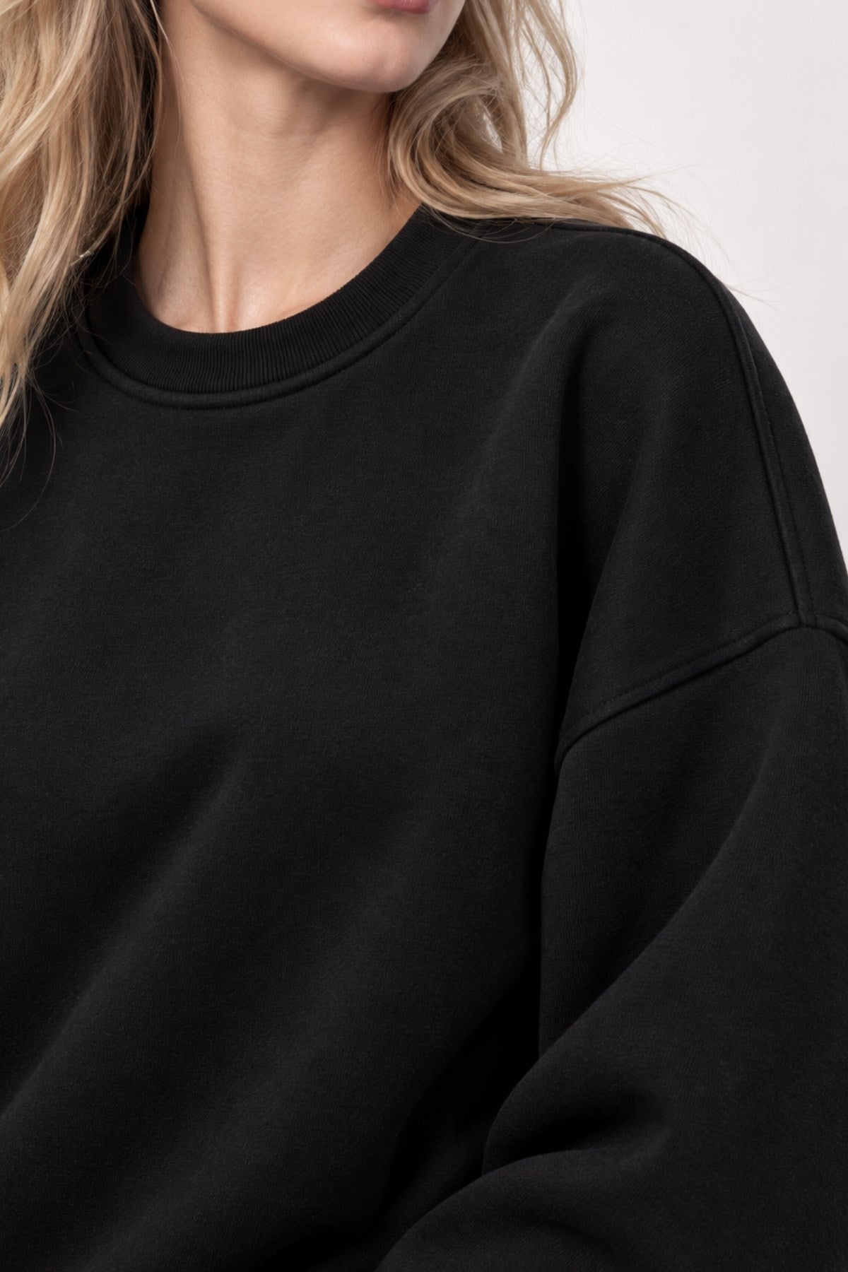 Kadın Oversize Sweatshirt Paradise Varsity Kabartma Baskılı Siyah – Bisiklet Yaka, 3 İplik Şardonlu Polar